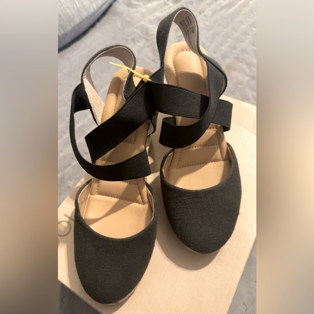 Women’s Black Wedge shoes